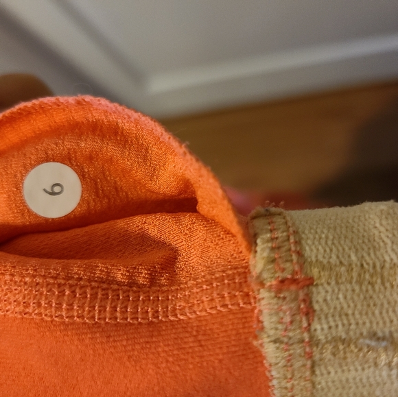 3 for 30$ Lululemon power tank - Picture 3 of 4